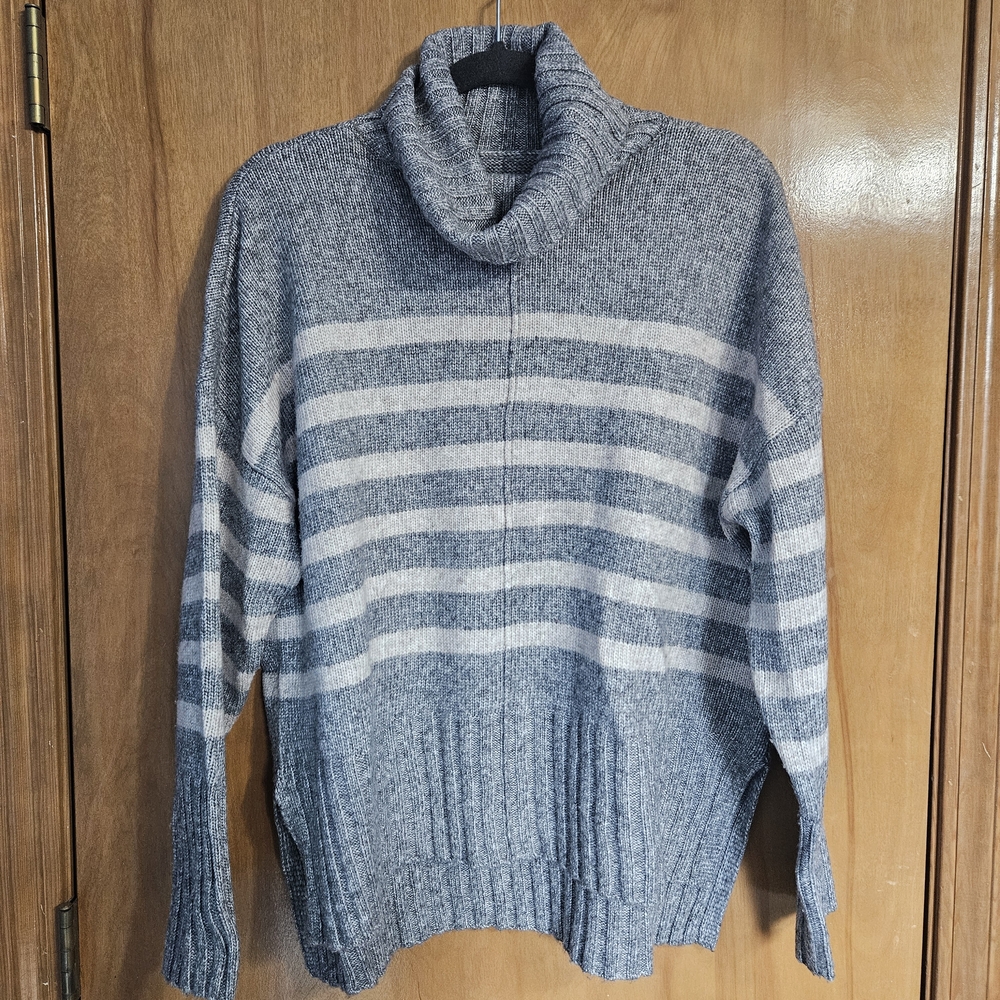 Sonoma Gray And White Striped Knit Sweater Size L